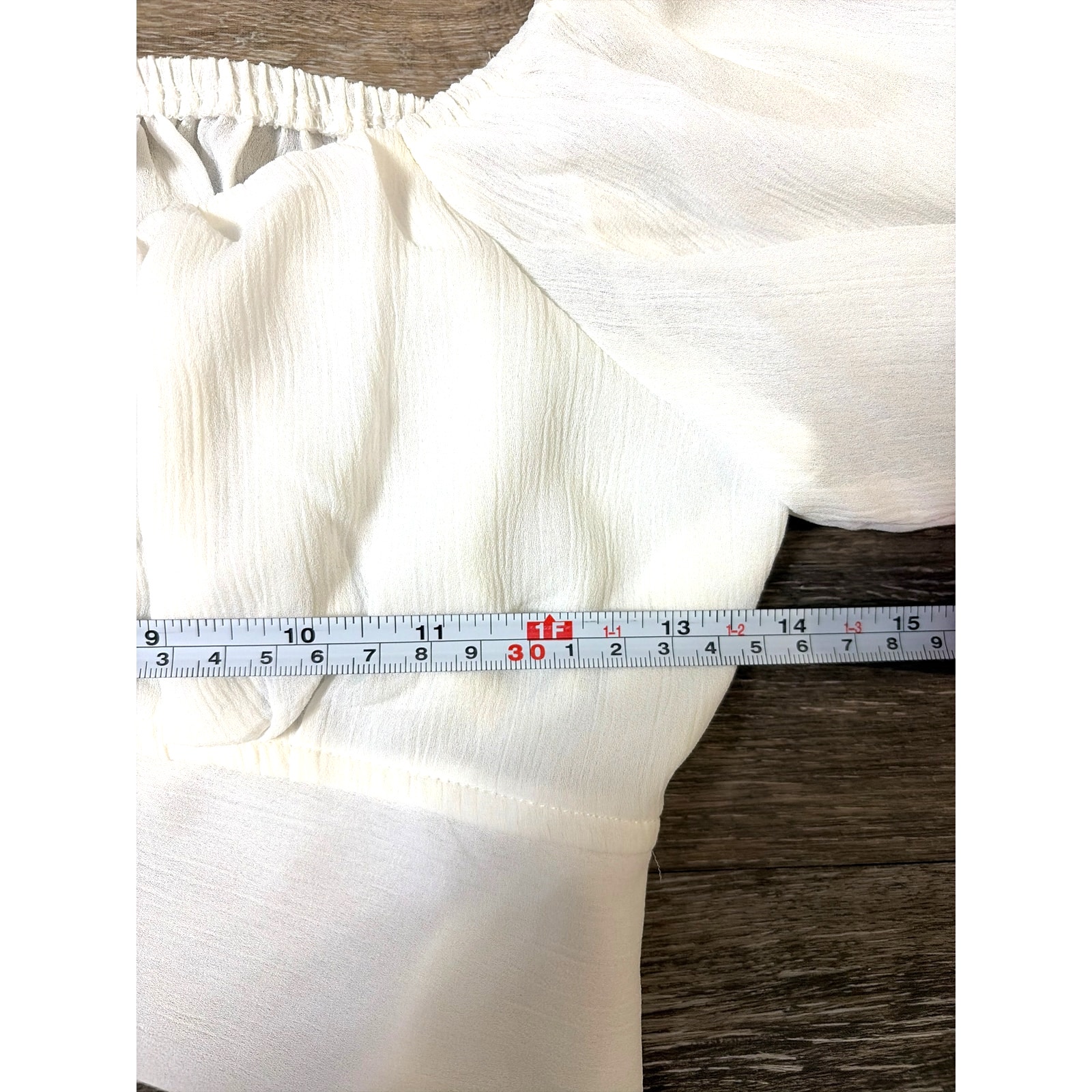 Petal & Pup Dimitri White Off Shoulder Crop Top Size 8 Puff Sleeve — image 5 of 6